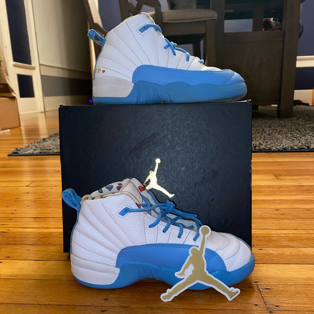Kids Jordan 12 retro emoji size 1 - Picture 1 of 7